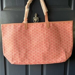 Not GoYard Pink Tote Bag. Large bag. Fashion tote. NWT and wristlet.